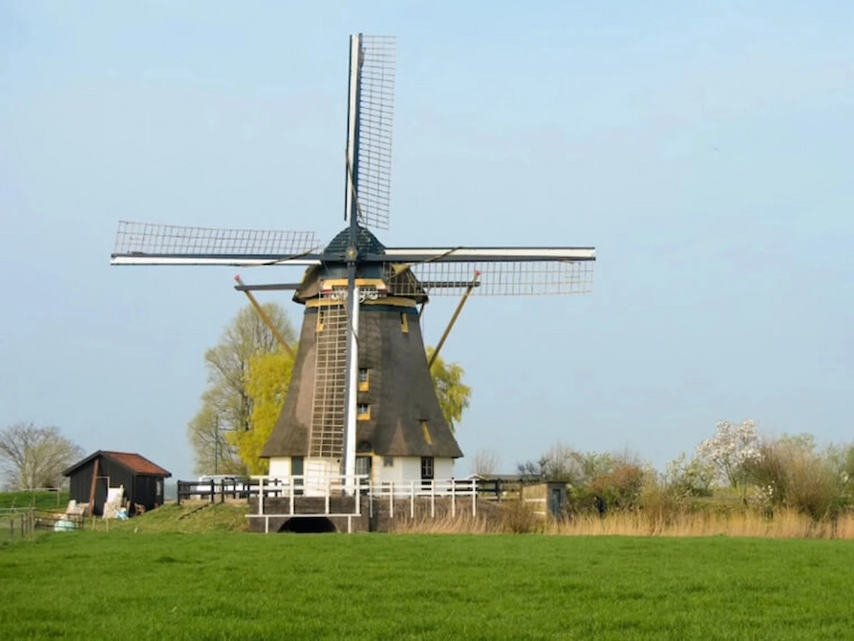 windmill-near-amsterdam-airbnb