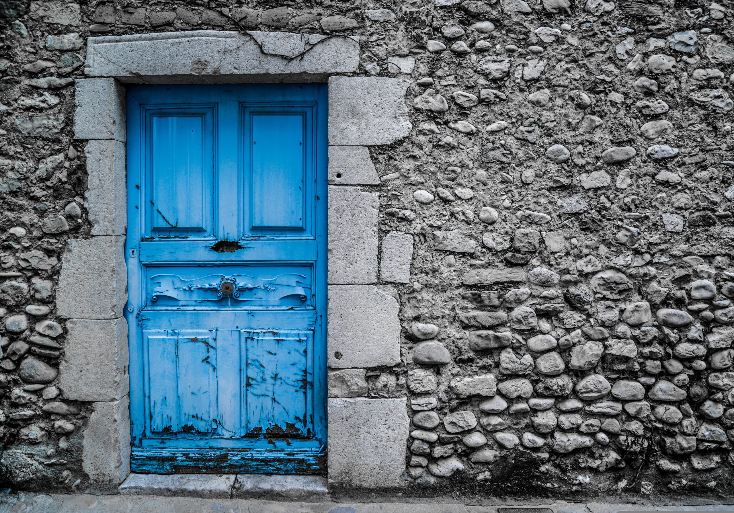 blue-door-2742118