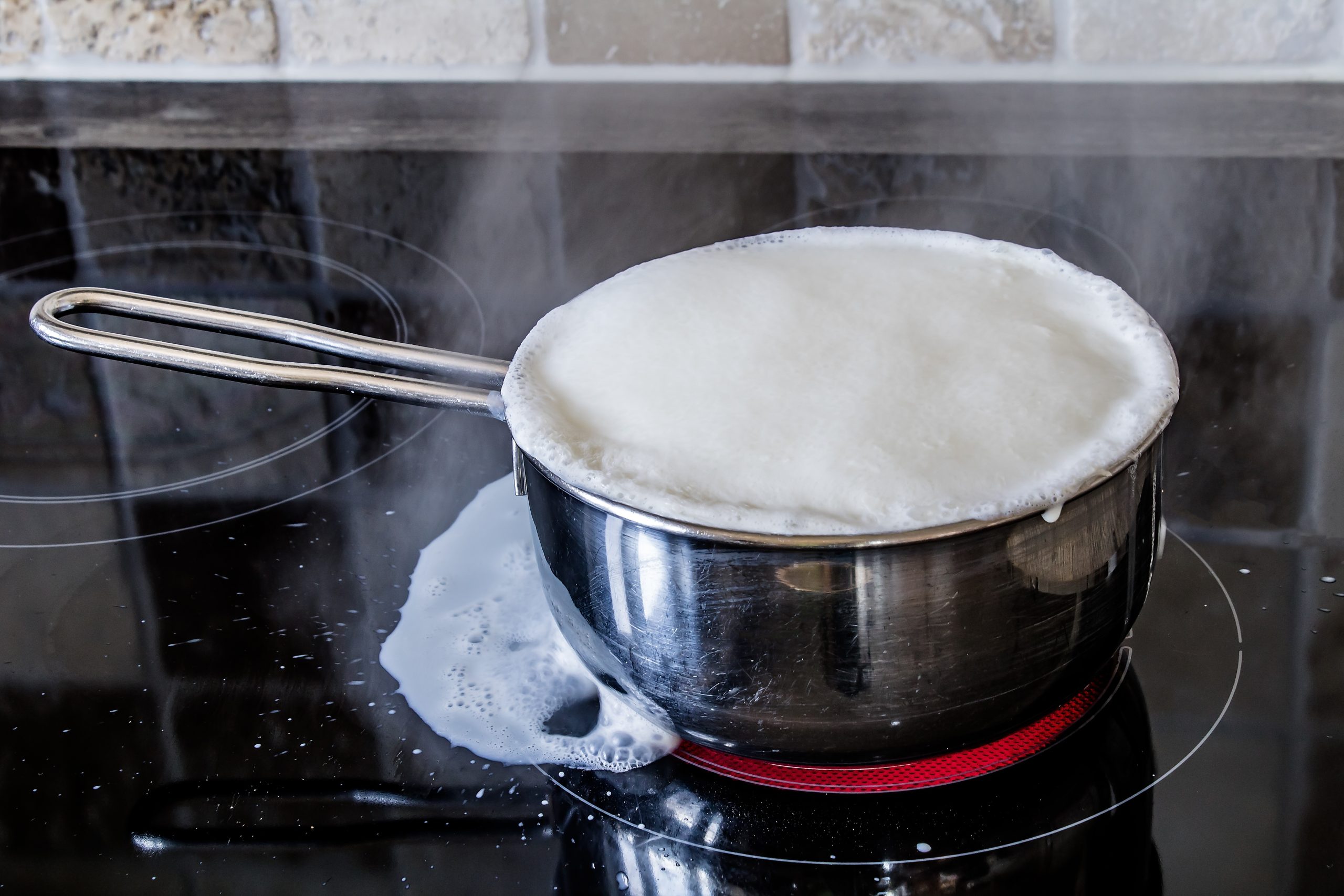 boiling-over-of-milk-2474181