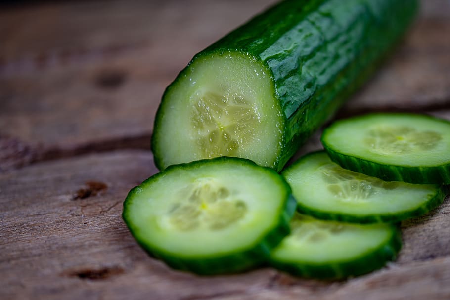 cucumber-cucumber-slice-cutting-board-wood-sandwich-vegetables
