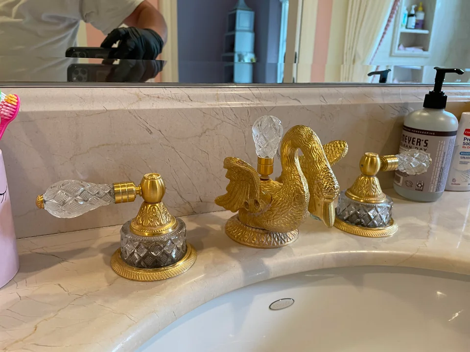 gold-taps