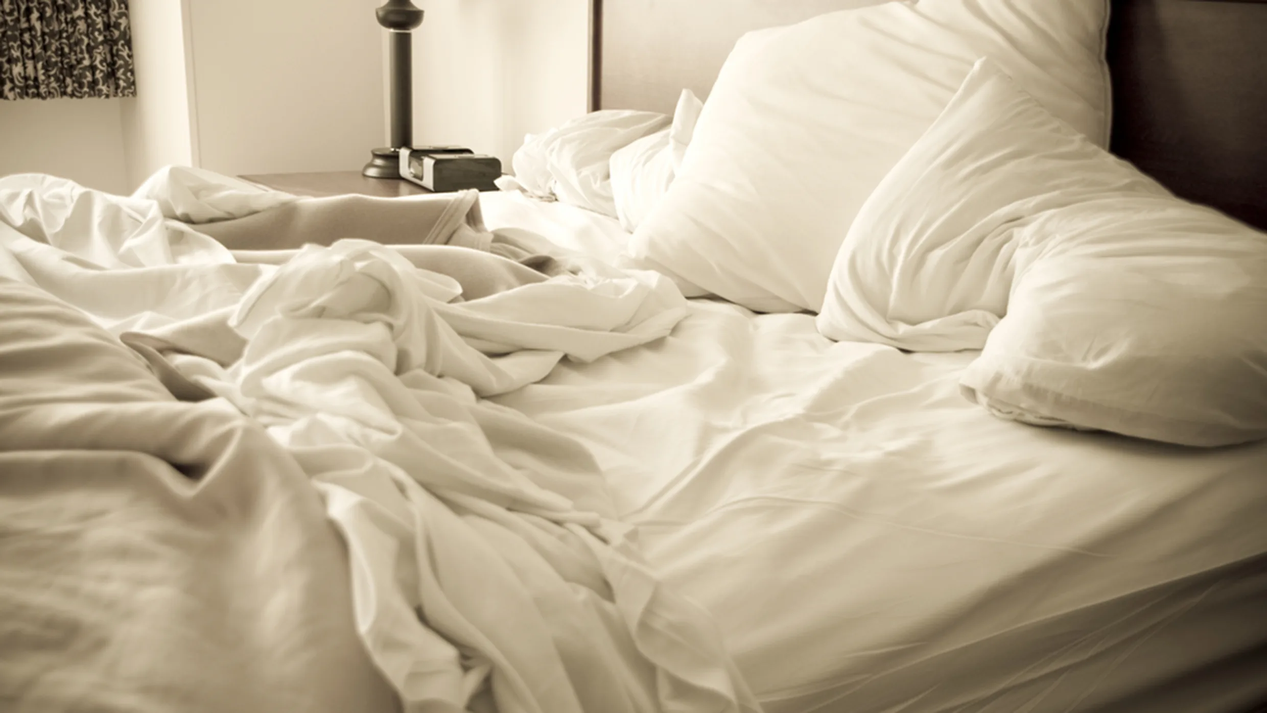 messy-bed-stock-today-tease-150911