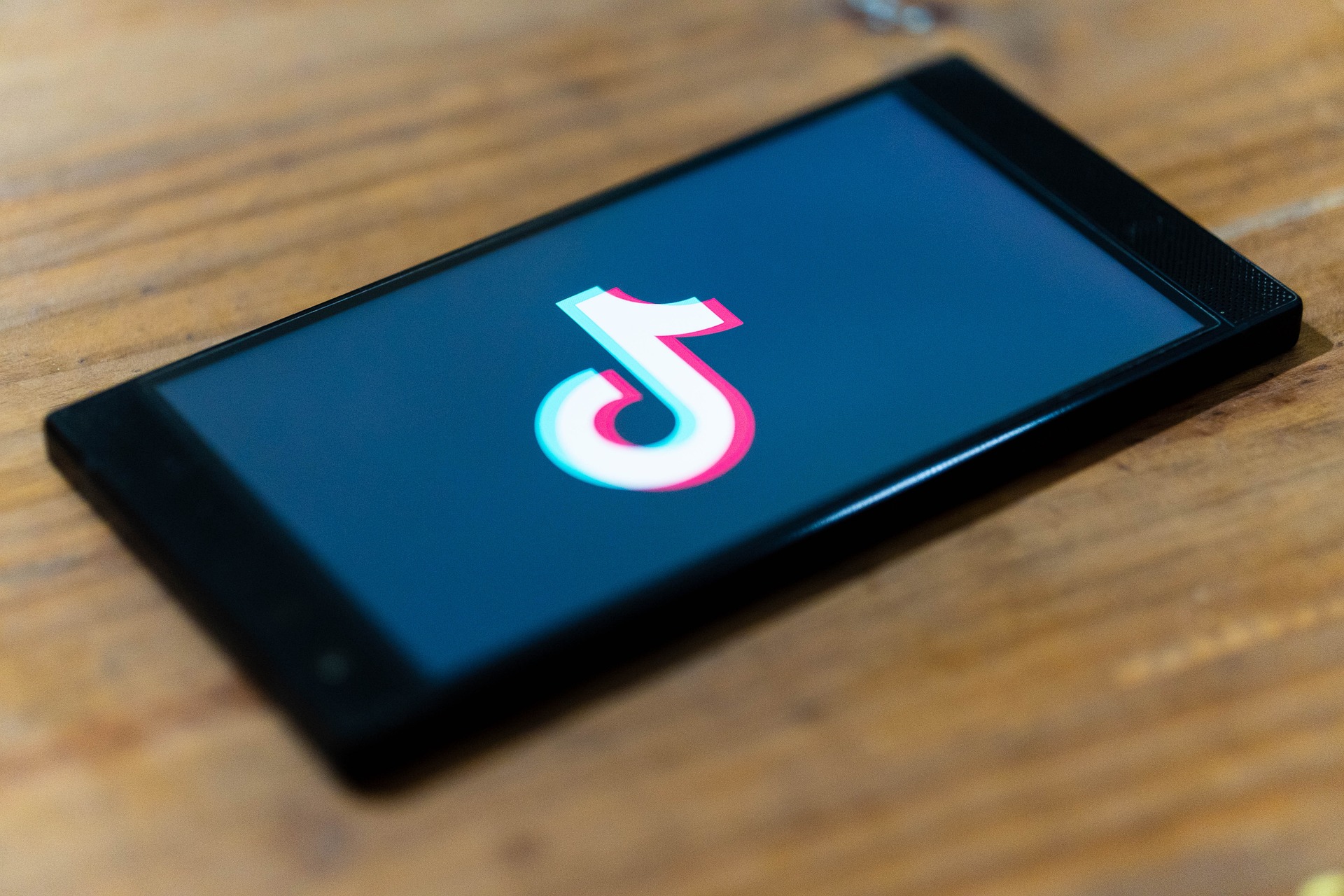 tiktok-5586033_1920