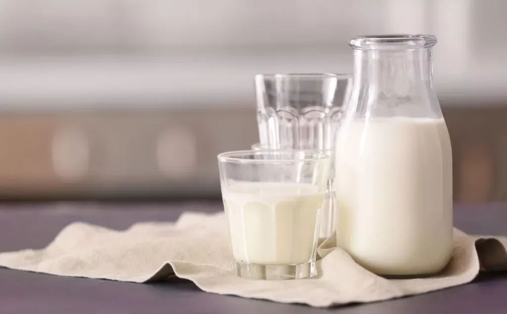 two-glasses-milk