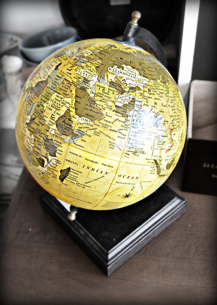 vintage-land-travel-yellow-map-circle-596742-pxhere-com