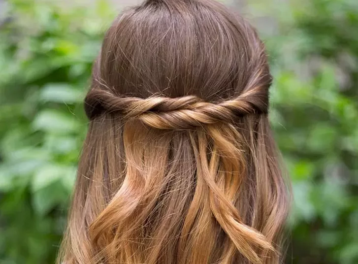 10-easy-hairstyles-for-women-whove-got-no-time_4