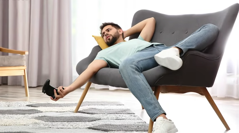 1092-8-signs-youre-secretly-a-lazy-person-00-01-30
