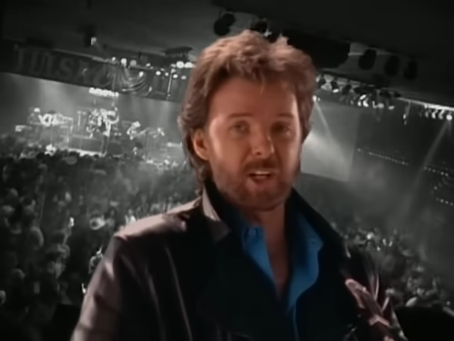 1152-brooks-dunn-boot-scootin-boogie-official-video-00-01-49