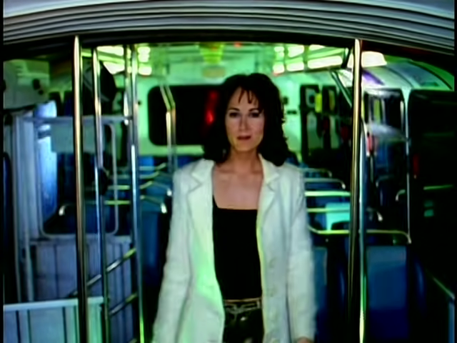 1152-chely-wright-single-white-female-closed-captioned-00-00-12