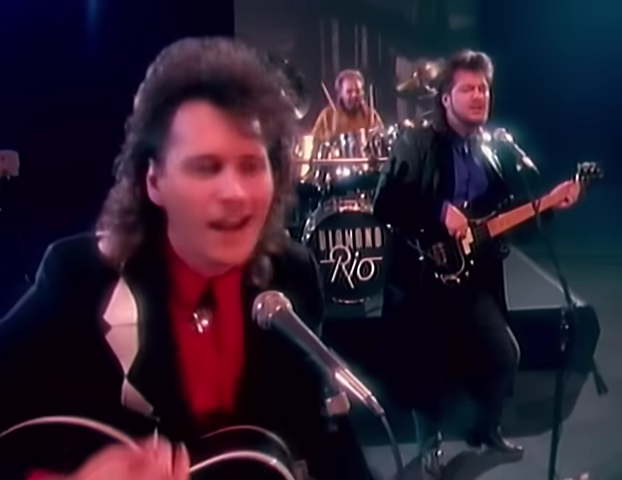 1152-diamond-rio-meet-in-the-middle-official-hd-video-00-02-45