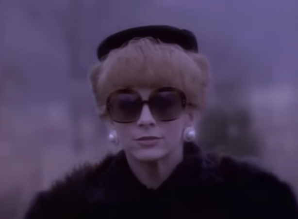 1152-reba-mcentire-fancy-official-music-video-00-01-04
