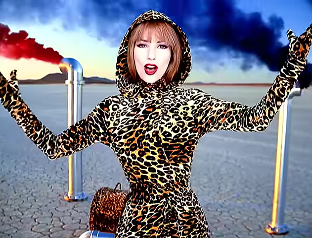 1152-shania-twain-that-dont-impress-me-much-official-music-video-00-00-34