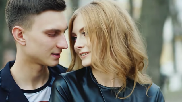 1163-7-things-all-men-do-when-they-are-in-love-00-00-22