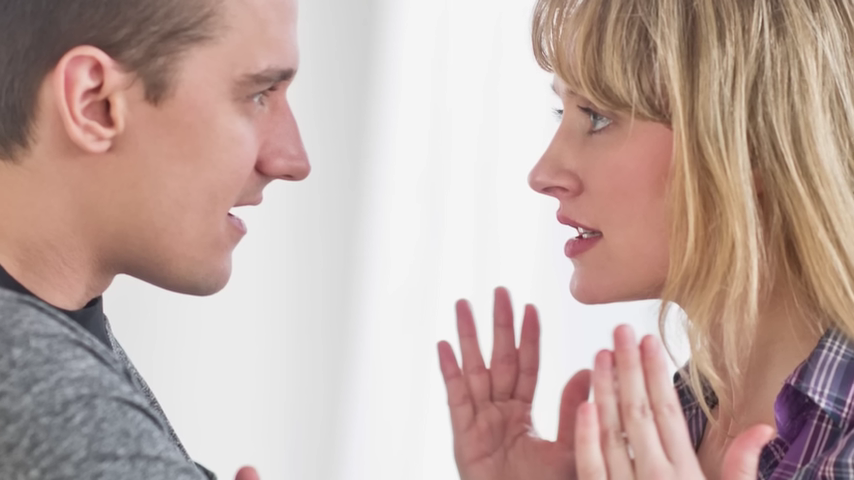 1201-how-to-read-anyone-instantly-18-psychological-tips-00-01-33