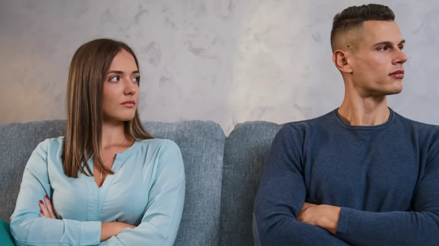 1220-11-secret-signs-your-partner-doesnt-love-you-anymore-00-07-05