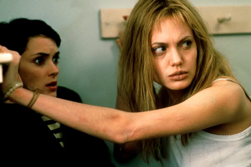 90s20160123girl-interrupted-ryder-jolie1