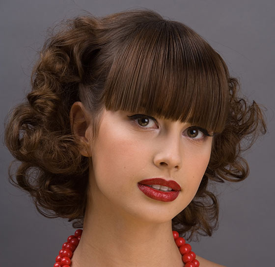 curly-bob-and-straight-bangs