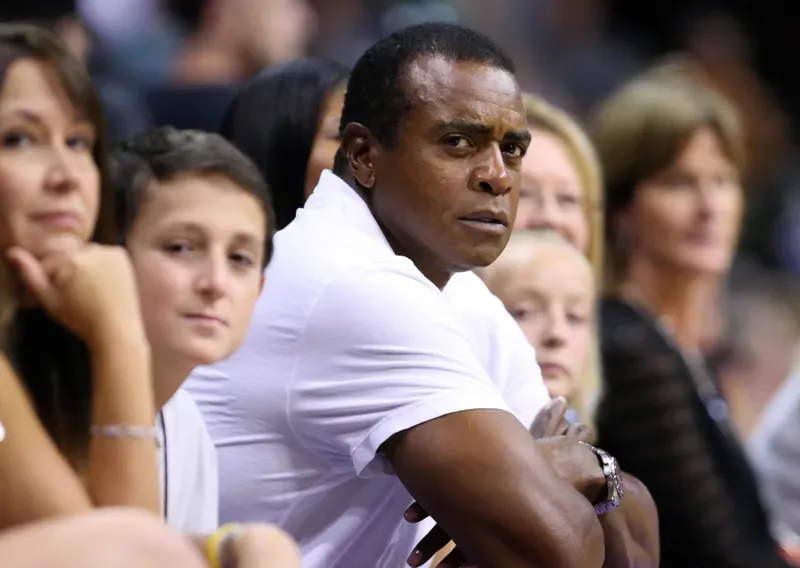 dbbtga-you-wont-believe-how-much-these-sportscasters-got-paid-last-year-ahmad-rashad-scaled-jpg-pro-cmg