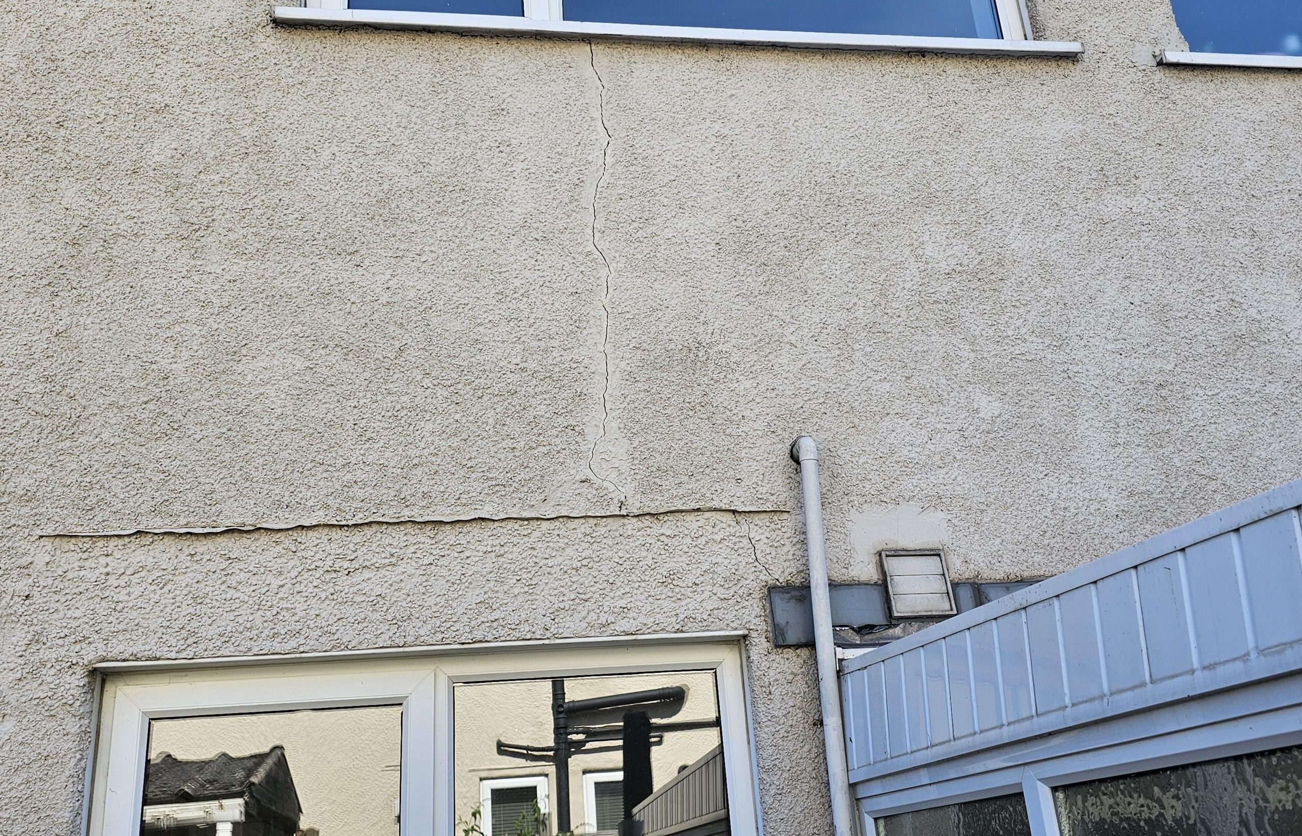 are-these-cracks-worrisome-v0-5hbgkosq6gib1