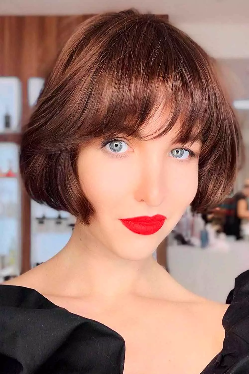 big-forehead-hairstyles-chin-length-bob10