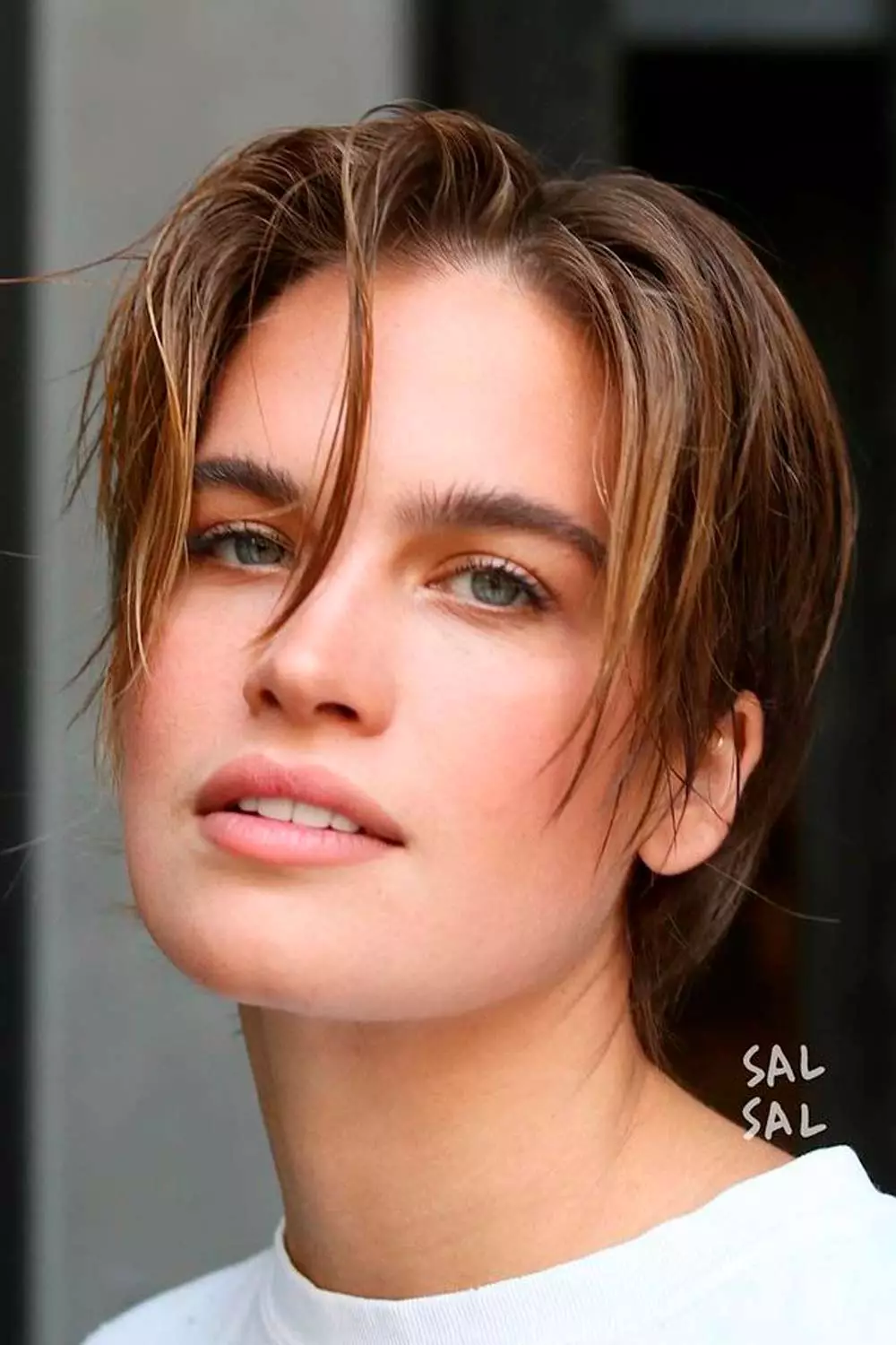 big-forehead-hairstyles-unslicked-short-face-framing-locks