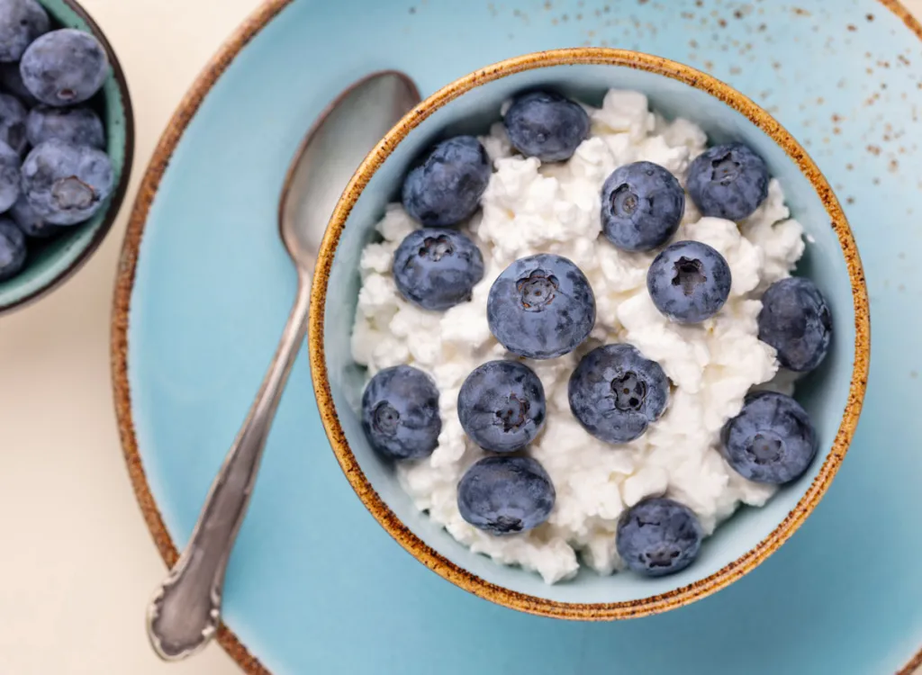 cottage-cheese-blueberries