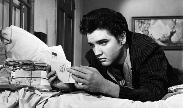 elvis-reading