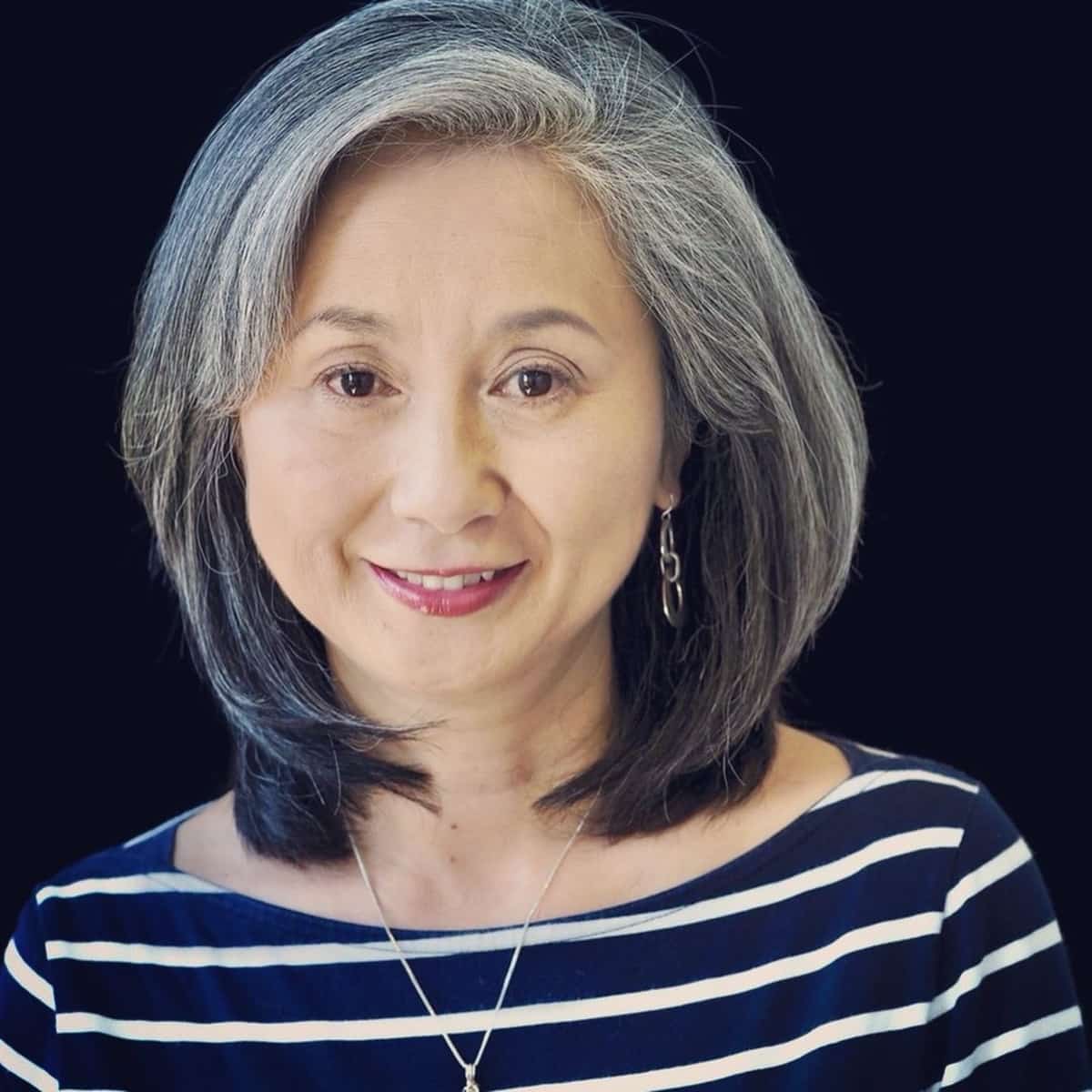 long-bob-hairstyle-with-grey-ombre-for-senior-ladies