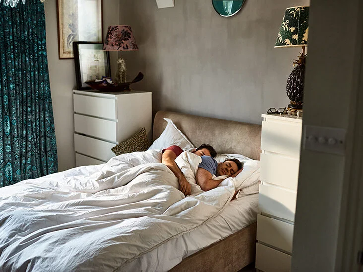 male-couple-sleeping-732x549-thumbnail-732x549