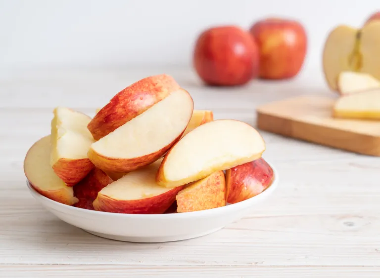 red-apple-slices