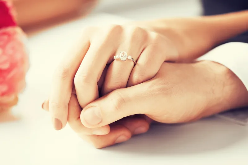 shutterstock_247845670-hollysbirthmarkwasabouttodestroytheweddingandrevealafamilysecret-weddingring-jpg-pro-cmg
