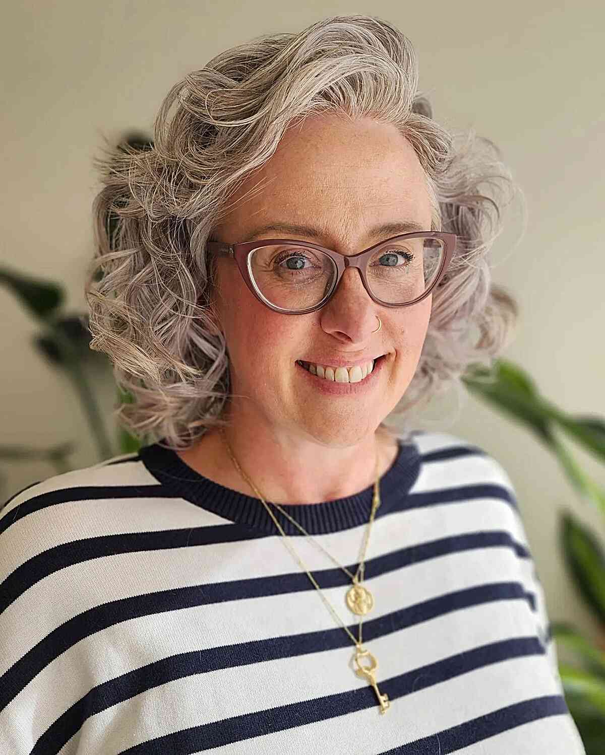 side-parted-bob-with-curls-for-women-with-big-foreheads