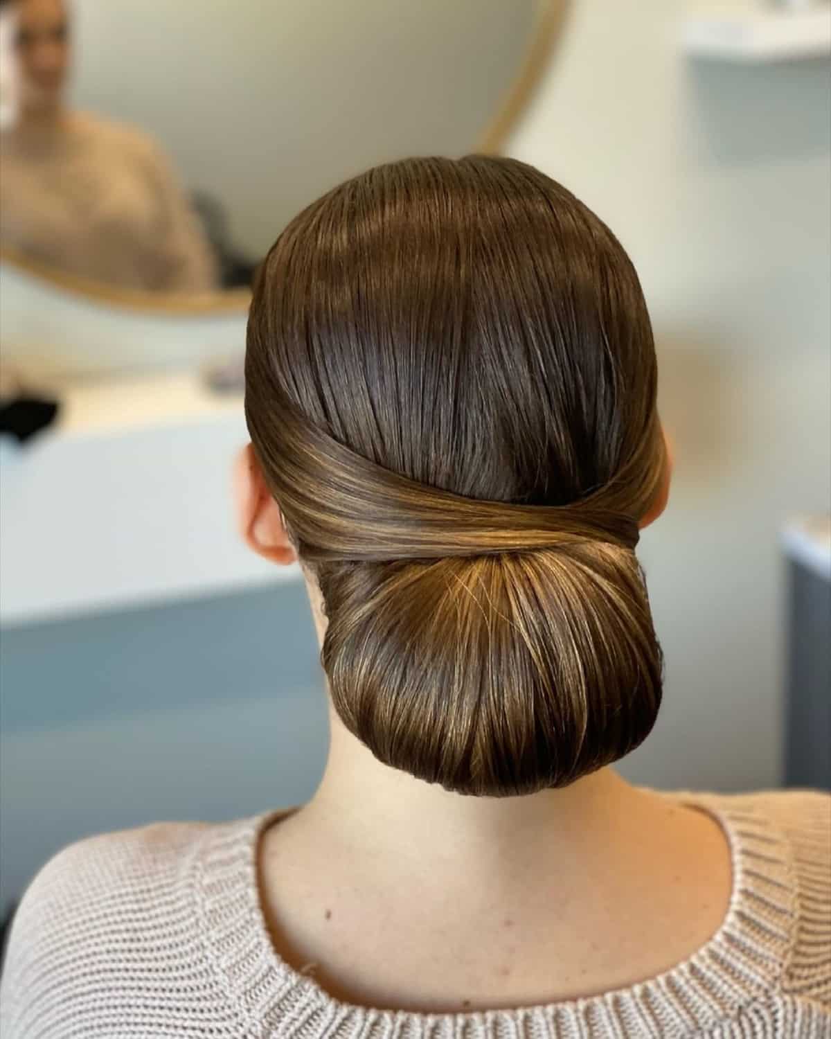 smooth-and-classic-chignon