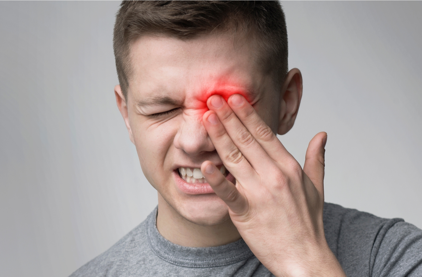 teenage-boy-with-eye-pain