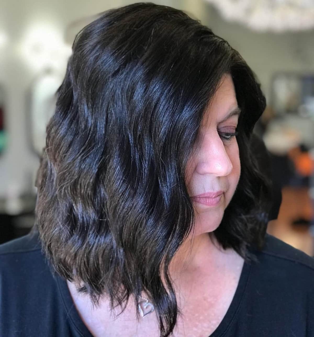 the-mid-stacked-bob-for-women-past-their-50s-with-wavy-hair
