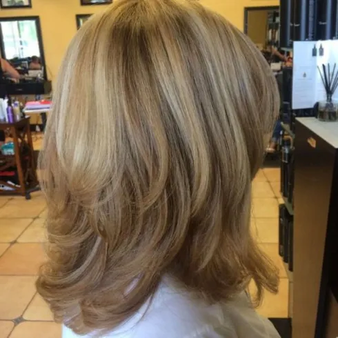 14-medium-layered-women-haircut