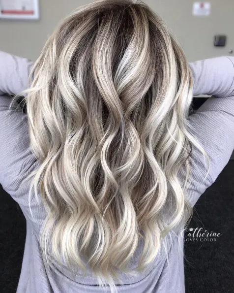 5-medium-length-blonde-balayage-for-thin-hair