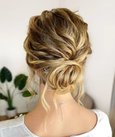 64-fancy-chignon-with-wavy-pieces