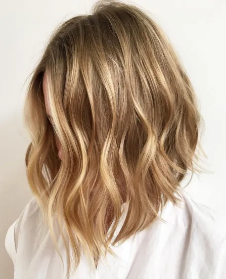 7-honey-blonde-choppy-lob