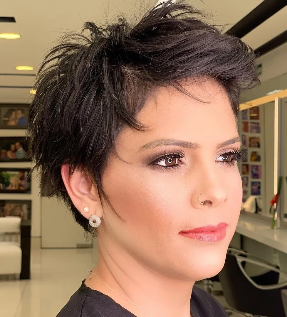 9-short-hairstyle-for-older-ladies-with-fine-hair-b7xbh0jacq2