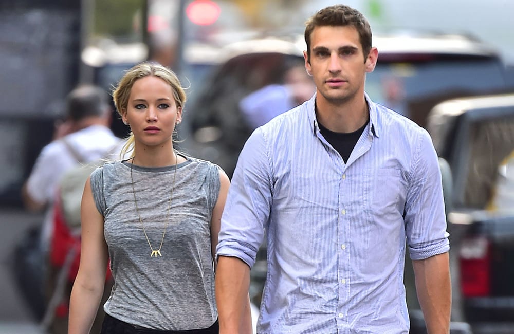 article-image-bodyguard-jennifer-lawrence-1