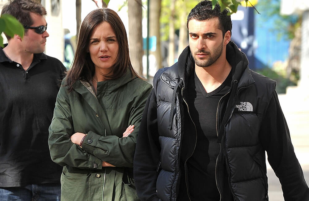 article-image-bodyguard-katie-holmes
