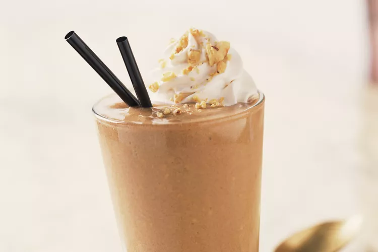 caramelchocolatefrappe-gettyimages-89004362-5b155538119fa80036697cde-h-5b15633da9d4f90038681716