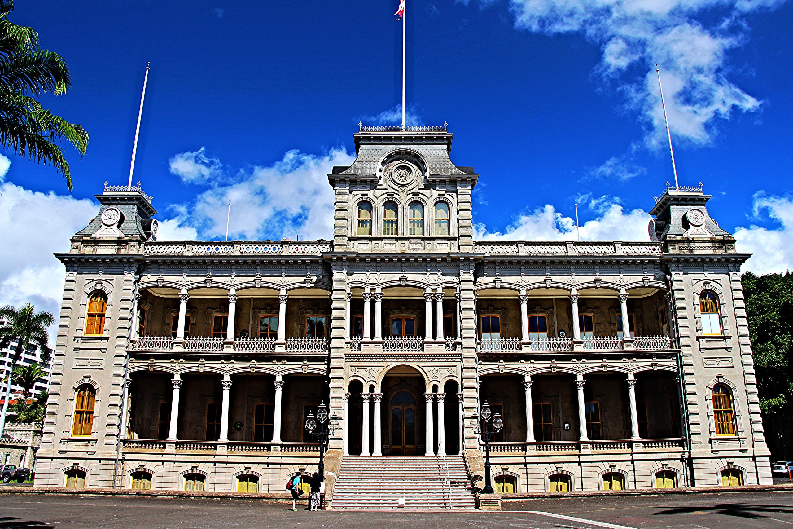iolani_palace_15536110307