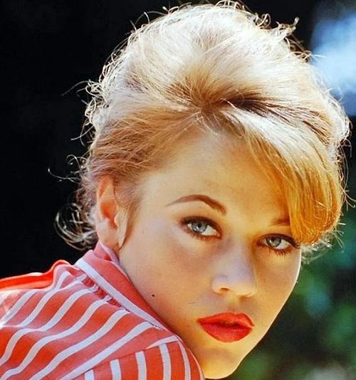jane-fonda-in-coral-shirt-and-matching-lips