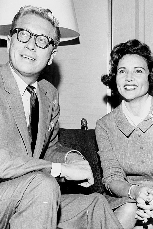 allen-ludden-and-betty-white-everybody-promotes-marriage-news-photo-1578765365