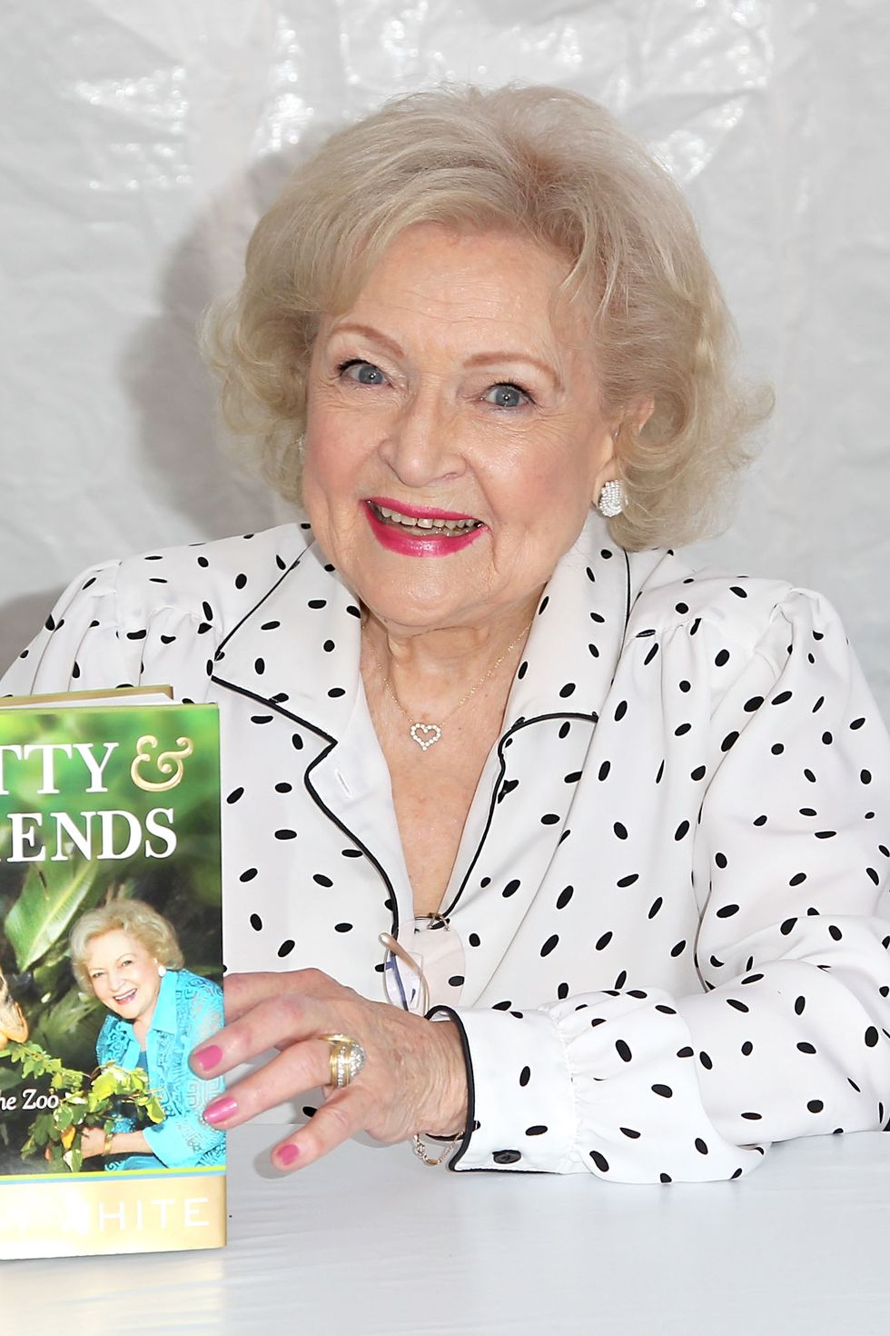 betty-white-attends-the-17th-annual-los-angeles-times-news-photo-1578773613