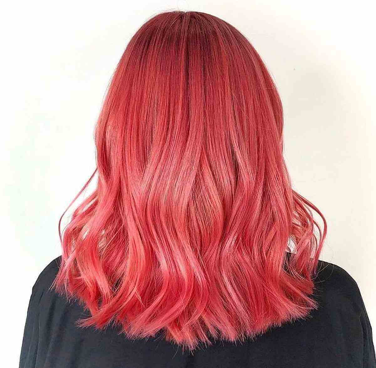 dark-strawberry-red-mid-length-hair