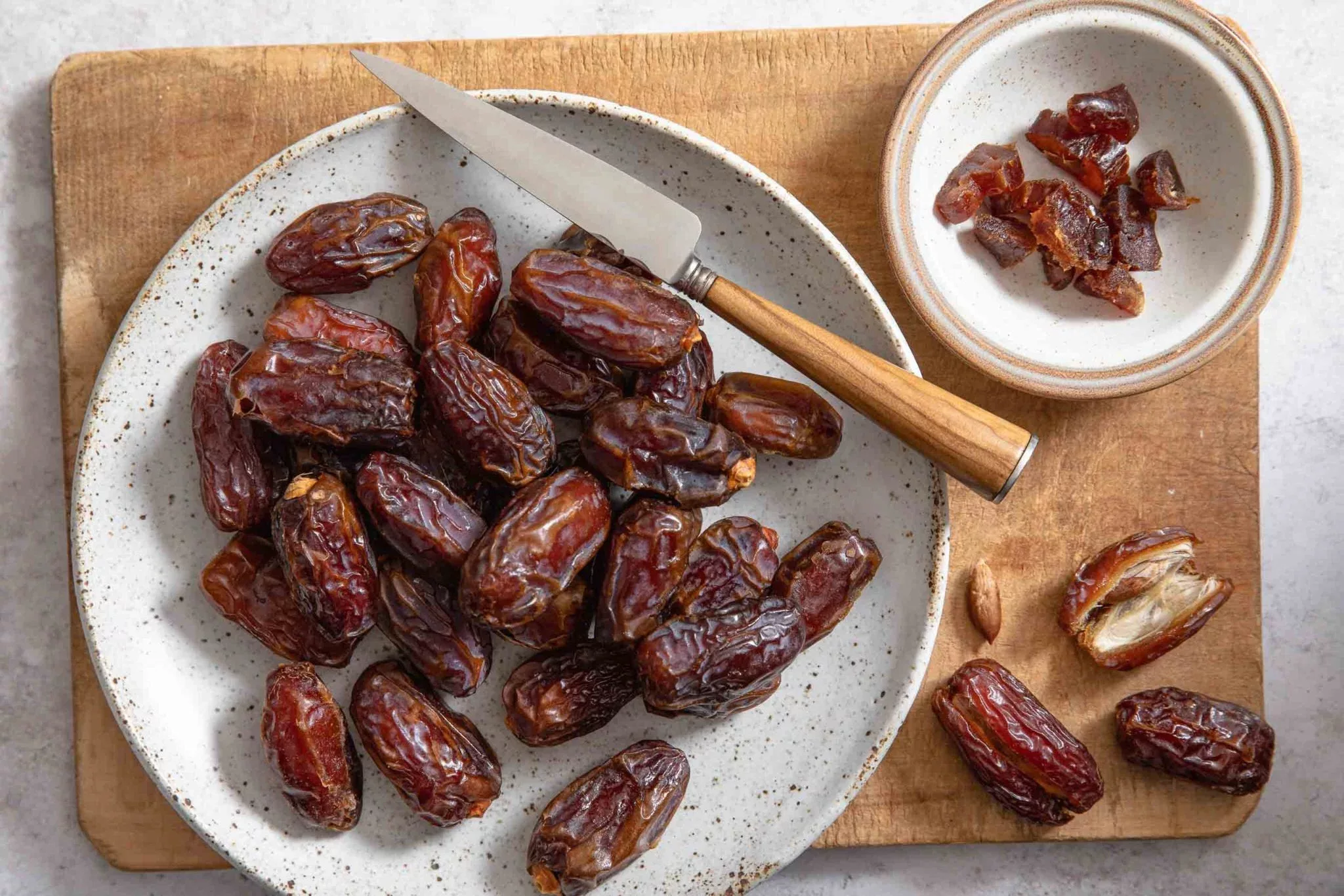 dates-1366x2048-2
