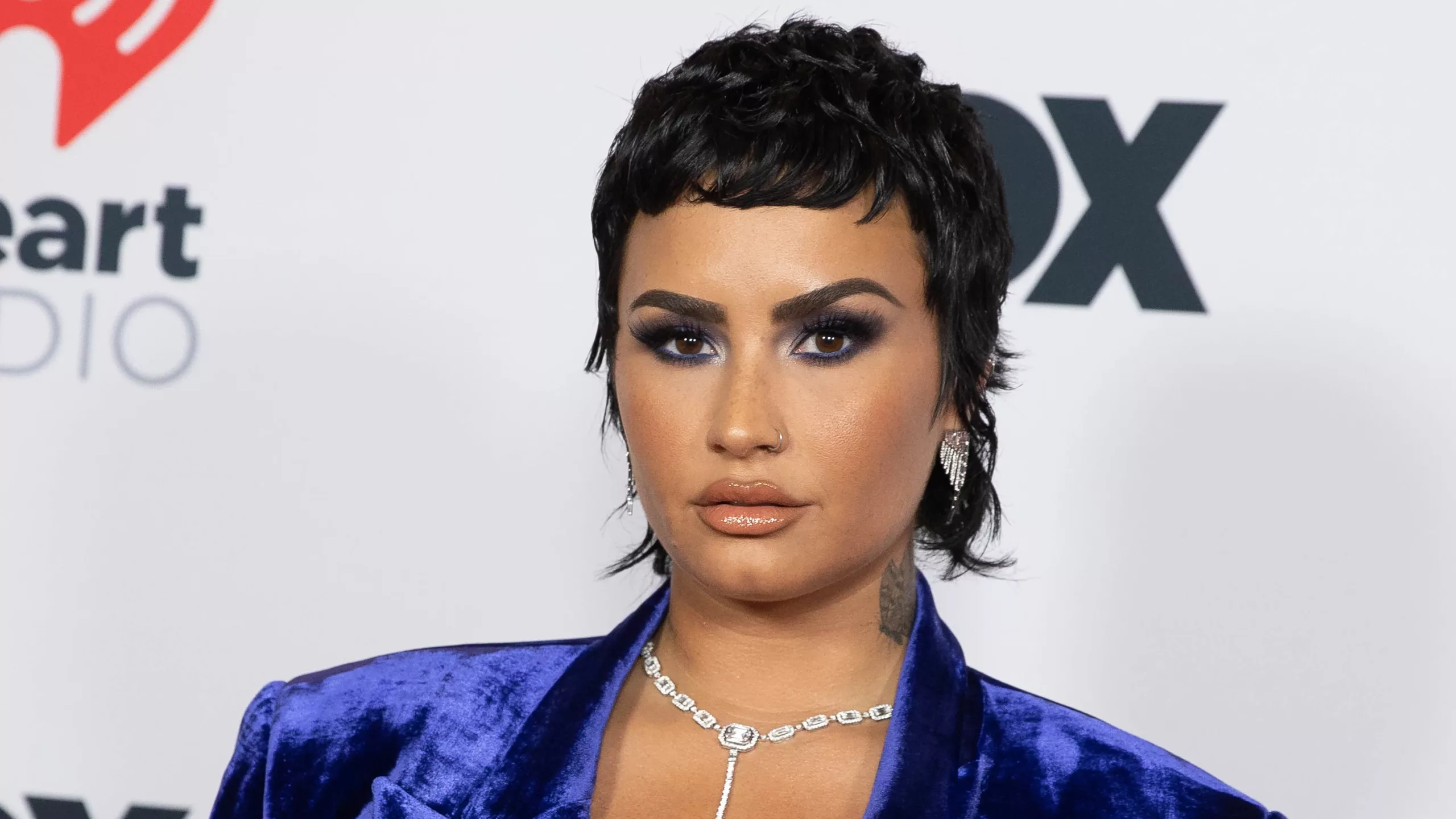 demi-2